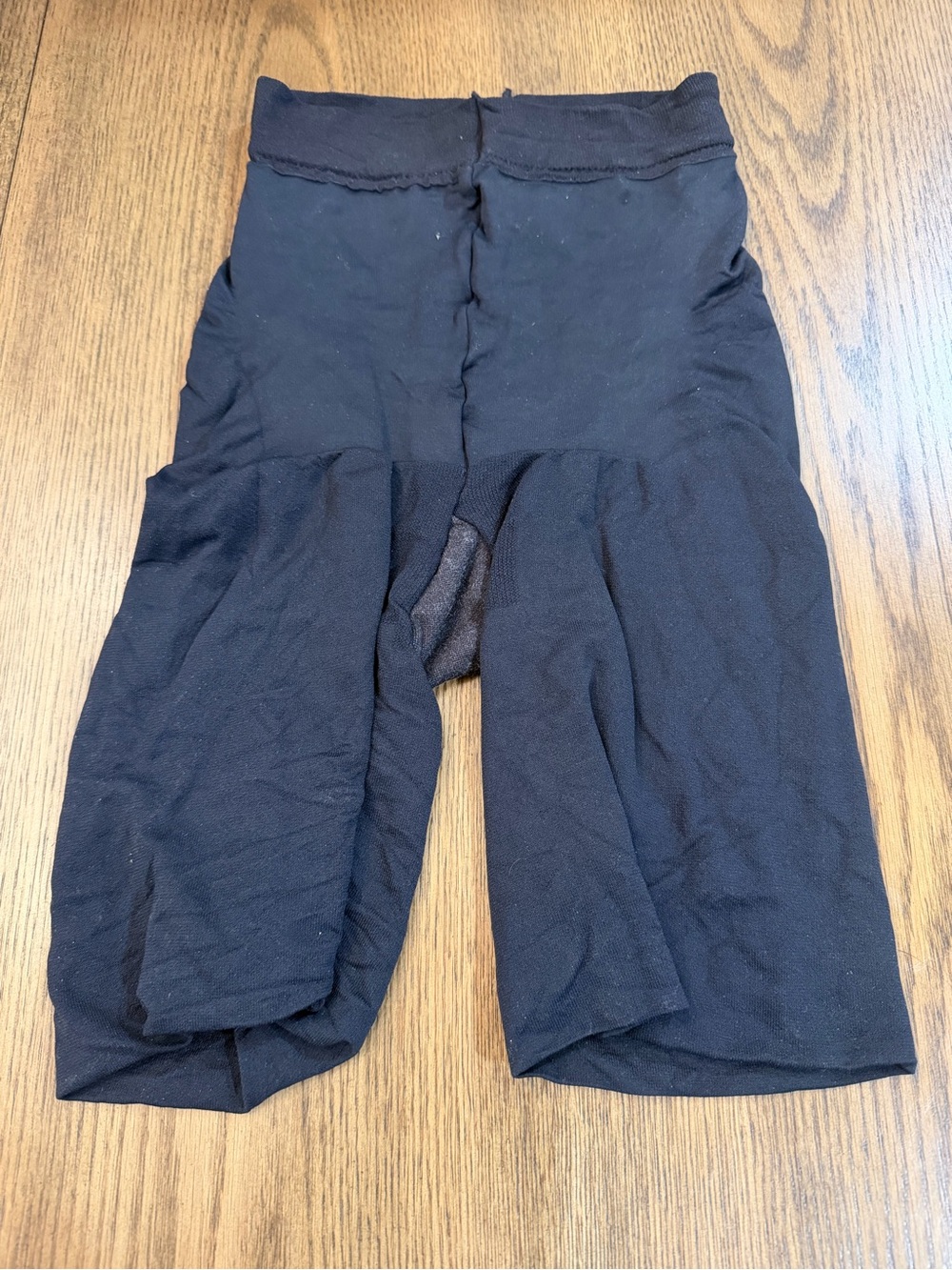 Spanx power mid thigh shorts black size C